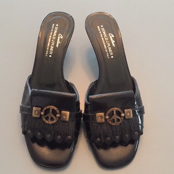 Donald J. Pliner Shoes - Couture Donald J Pliner Black patent leather mules